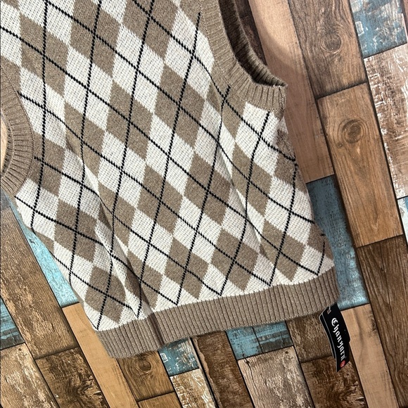 Classic Merino wool Sweater Vest in Brown and White - Picture 12 of 13